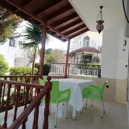 Vila Denize Kenarinda Konforlu Villa Kusadası