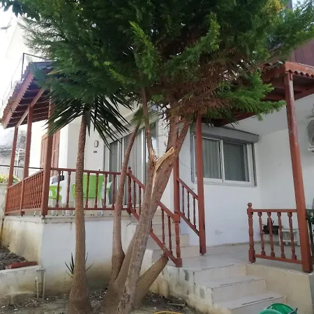 Vila Denize Kenarinda Konforlu Villa Kusadası