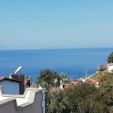 Denize Kenarinda Konforlu Villa Villa
