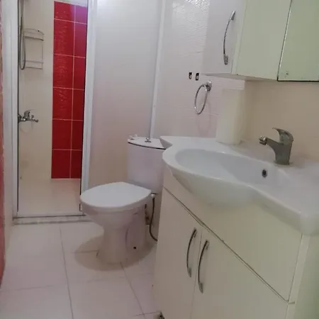 Denize Kenarinda Konforlu Villa