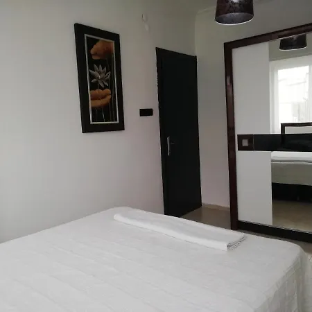 Denize Kenarinda Konforlu Villa